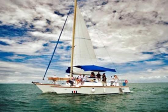 Rent a sailboat with captain and guide to show you the islands of Manuel Antonio