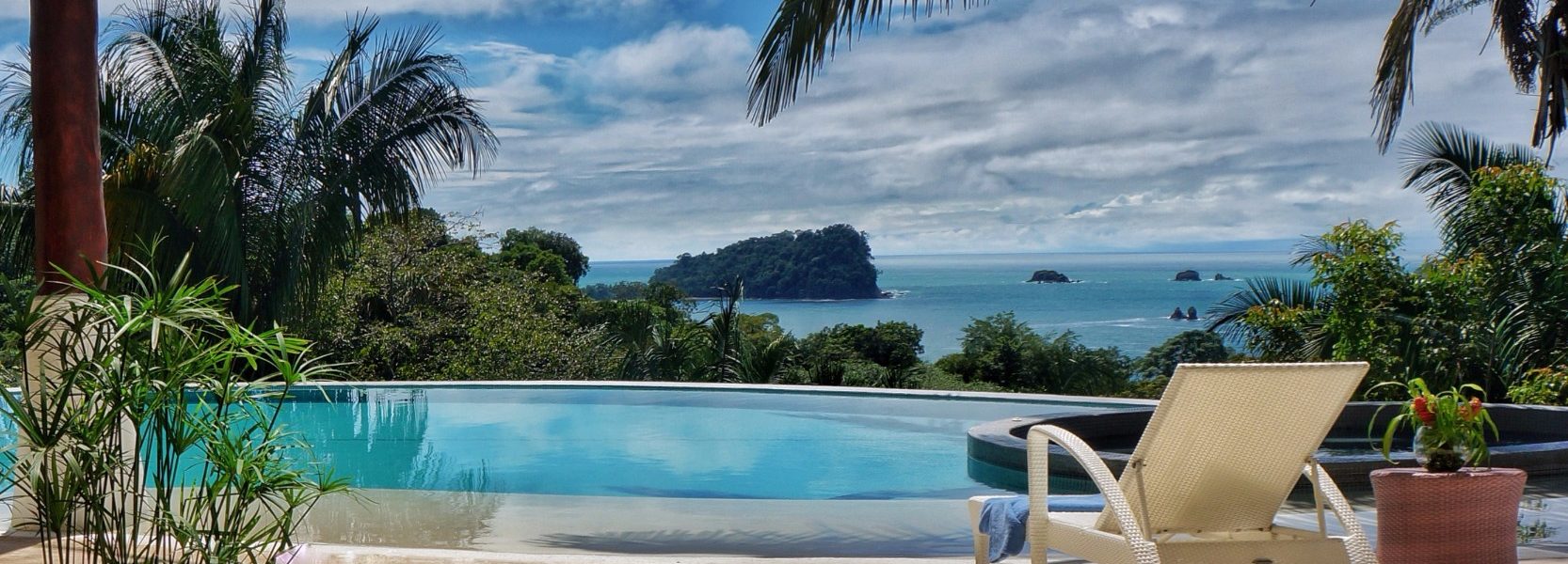Imagine this incredible view of the Pacific from the pool at this stunning property, sipping a cup of coffee in the morning or a cold drink in the afternoon. Manuel Antonio National Park is visible in the distance. 