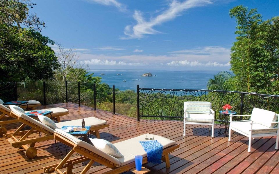 The sky deck looks directly out over Manuel Antonio. Enjoy the amazing ocean view while staying here.