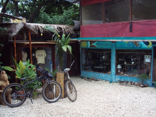 Tamarindo facilities located in beach town center