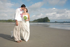 Costa Rica wedding at the beach