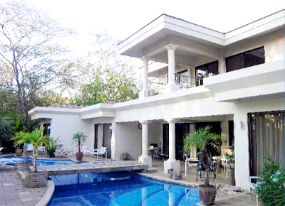 Luxury Tamarindo vacation rental with unique design