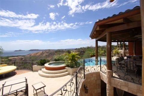 Stunning luxury villa featuring infinity-edge pool overlooking the Gulf of Papagayo