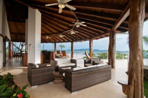 FL-14 Outdoor Living Space