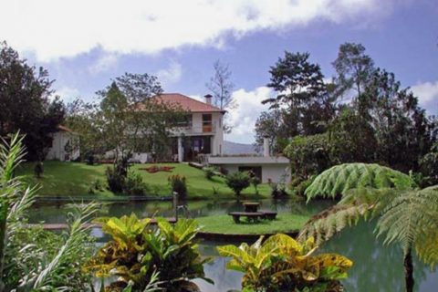 Arenal Volcano Family home rental located on the lake