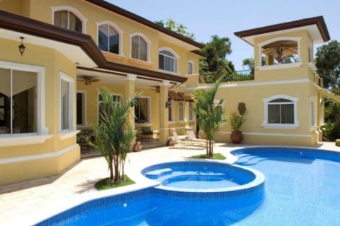 Luxury Jaco beach rental with private pool and outdoor whirlpool