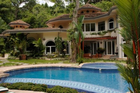 Jaco luxurious mansion rental at the beach with private pool