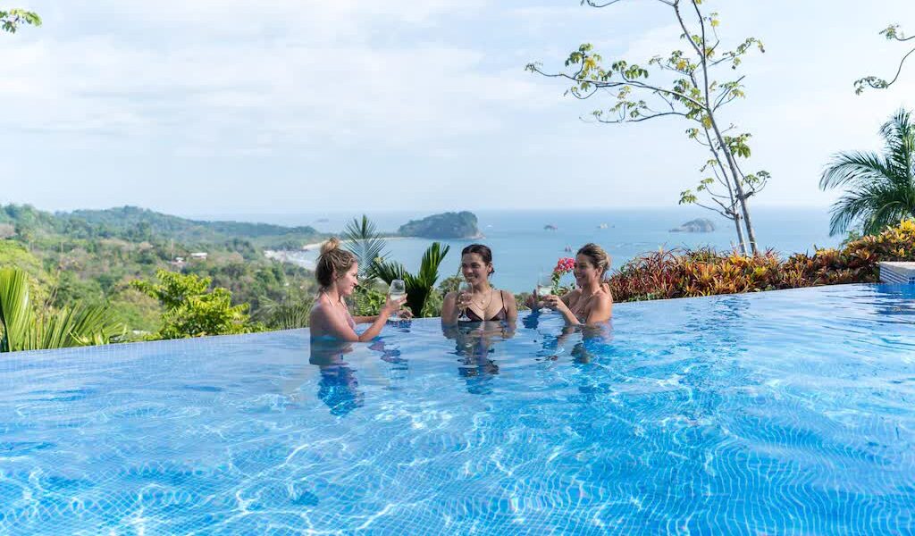 Enjoy a relaxing dip in your private infinity pool overlooking the Pacific and the Manuel Antonio coastline.