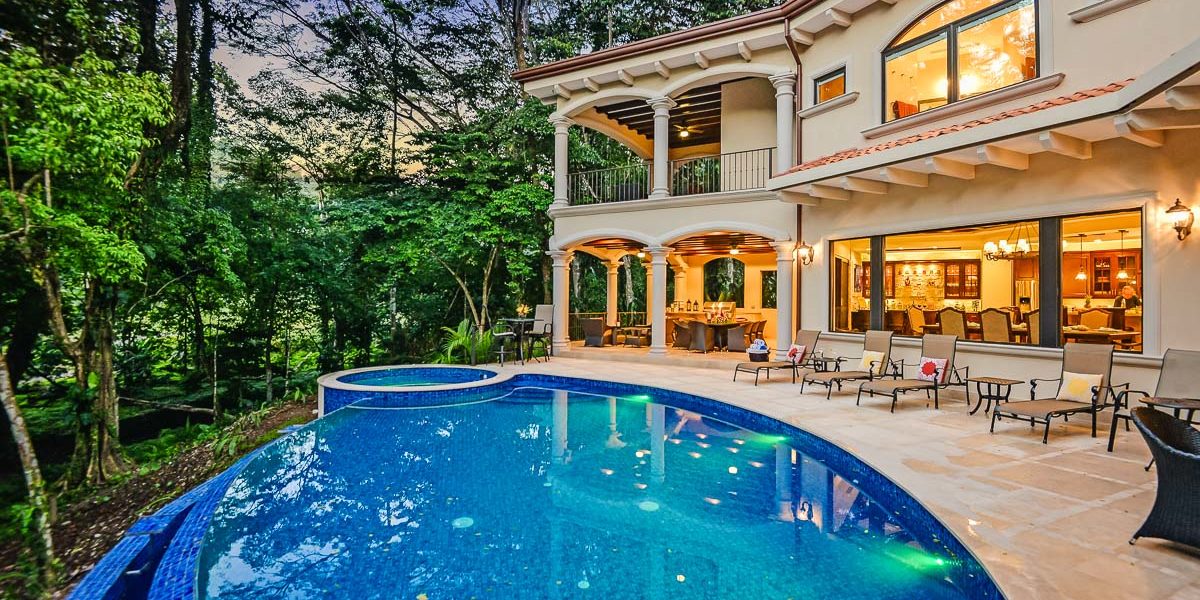 Luxury meets nature's wonder in this opulent outdoor sanctuary, where a private pool and chic lounge area provide the perfect retreat. The backdrop of the lush rainforest echoes with the calls of toucans, parrots, and lively monkeys.