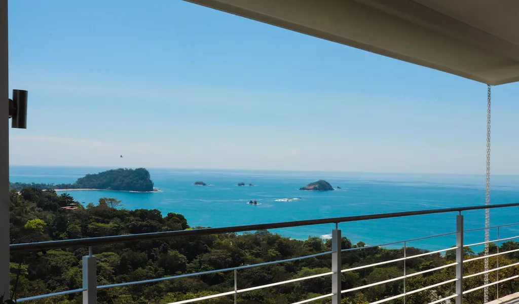 This view of the national park coastline is one of the best panoramas available in Manuel Antonio.