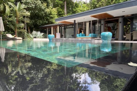 stunning-infinity-pool